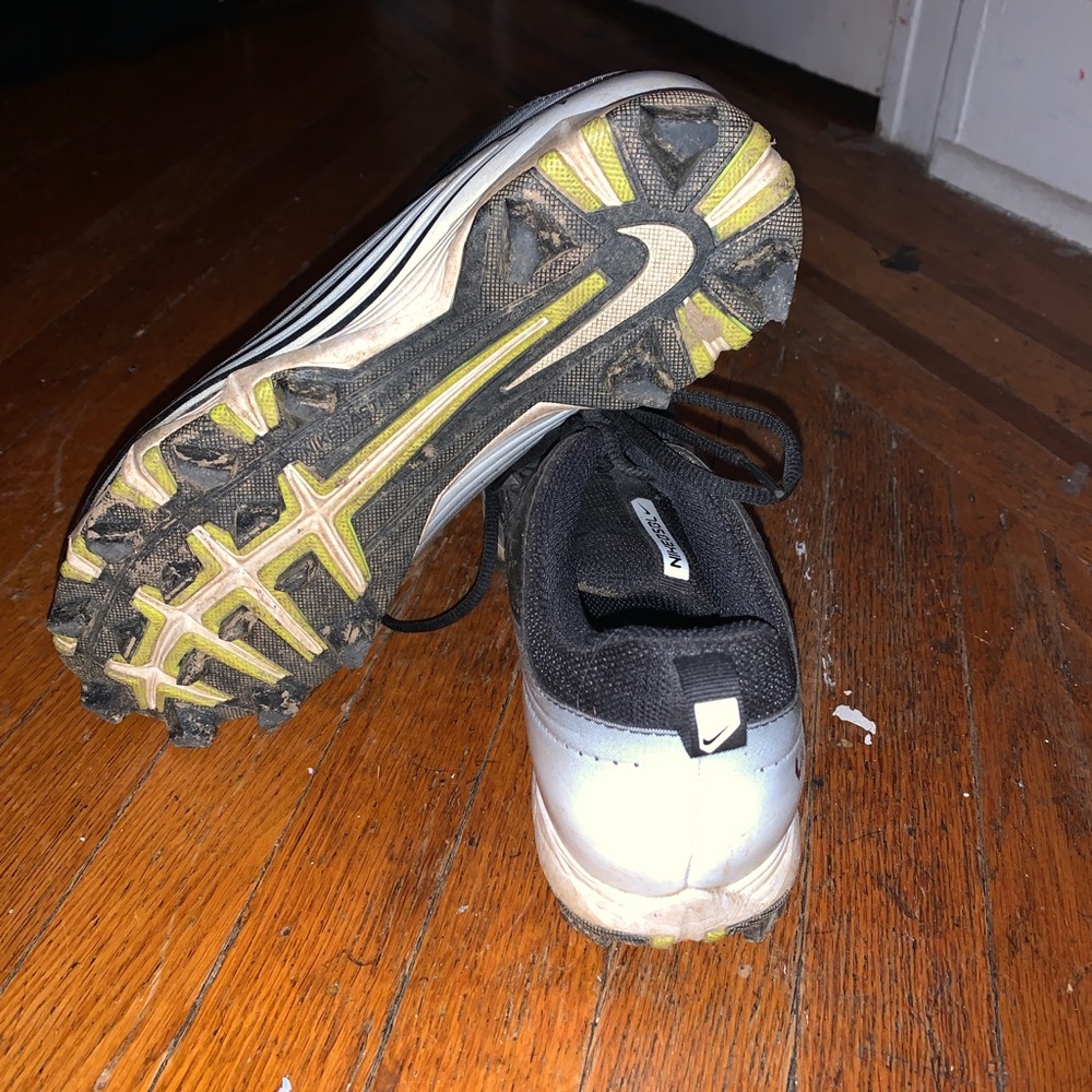 Nike softball cleats
